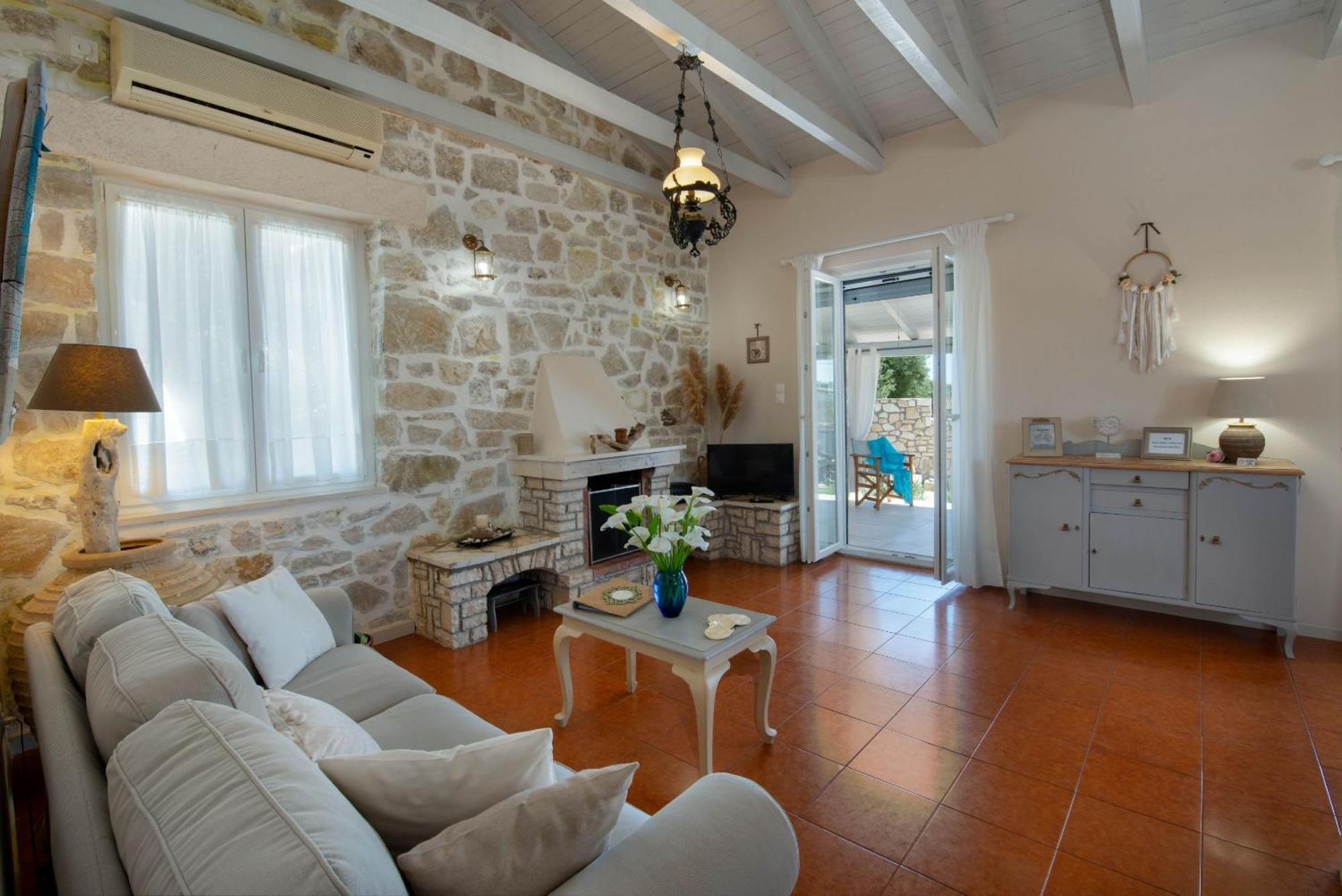 Villa Labovitsa Vlachopoulátika エクステリア 写真